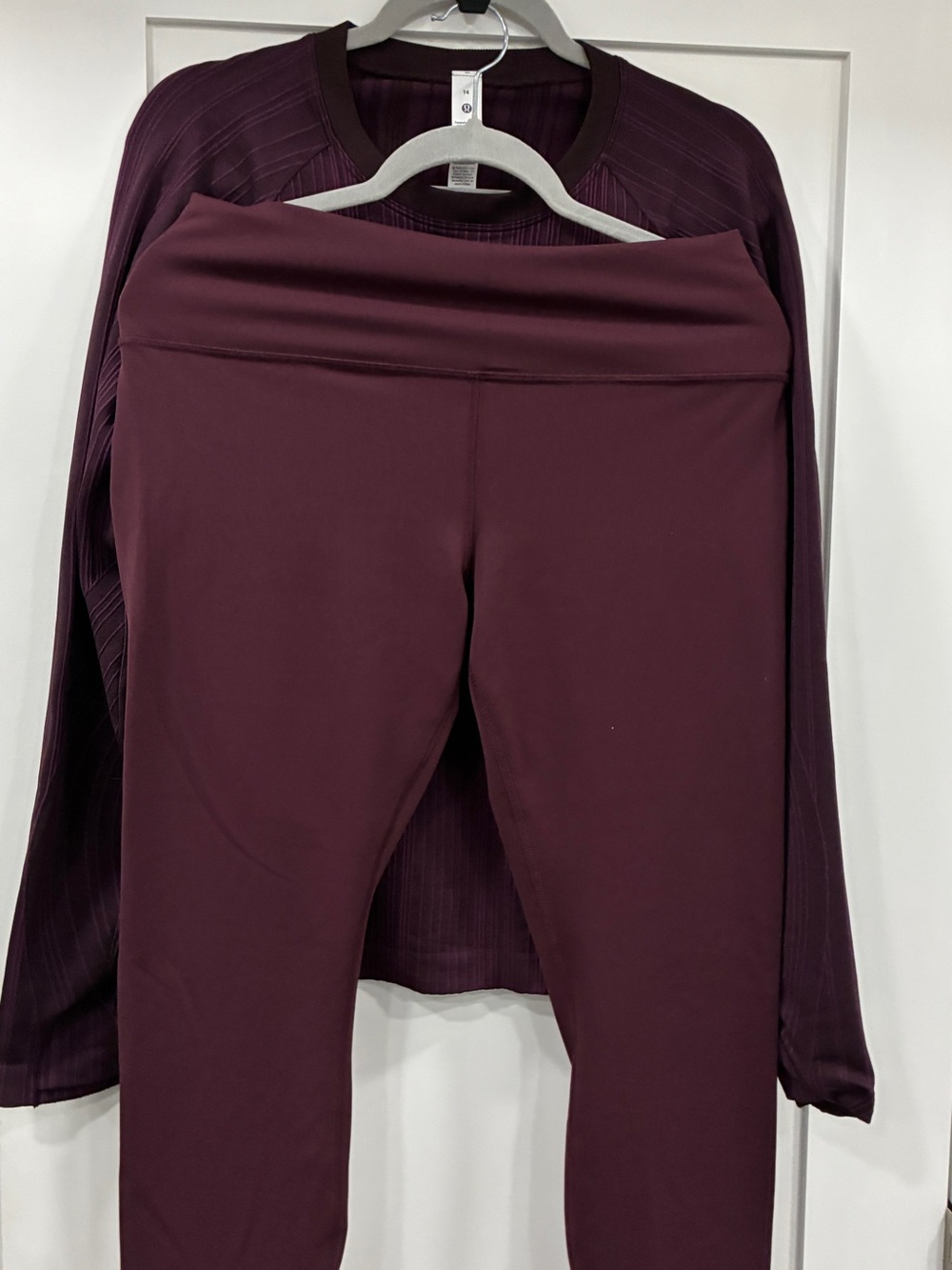 Lululemon 2-Piece Activewear Set Leggings & Long Sleeve Top Size 14 Burgundy